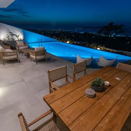 Akres Luxury Sea View אכסניה *