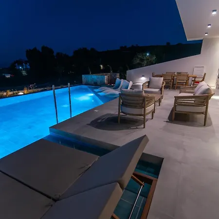 אכסניה Akres Luxury Sea View פסאלידי